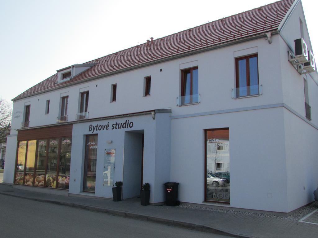 Penzion Admiral Тршебонь Экстерьер фото